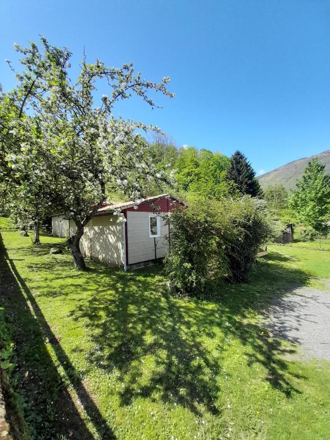 Gites Du Quie Les Cabannes  Exterior photo